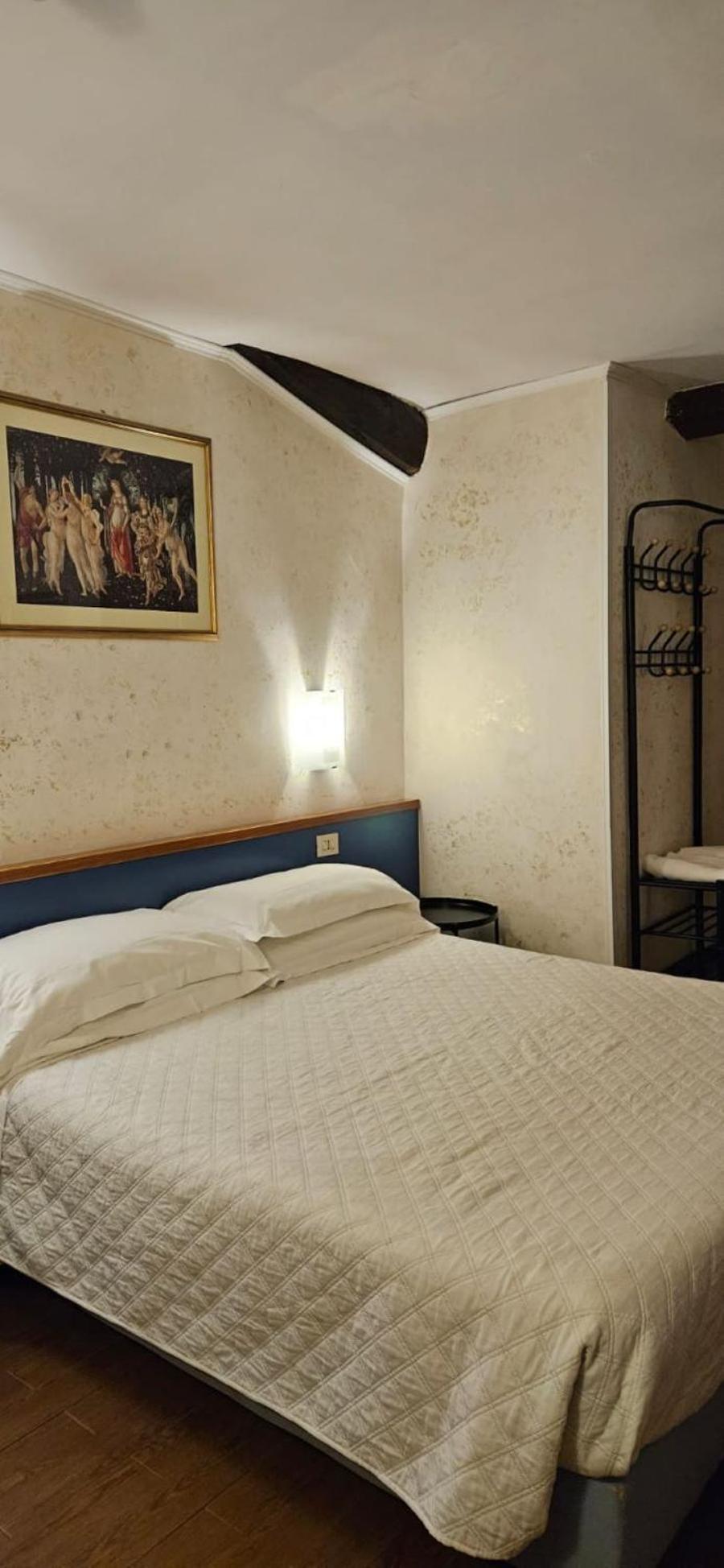רומא Hotel Julia מראה חיצוני תמונה