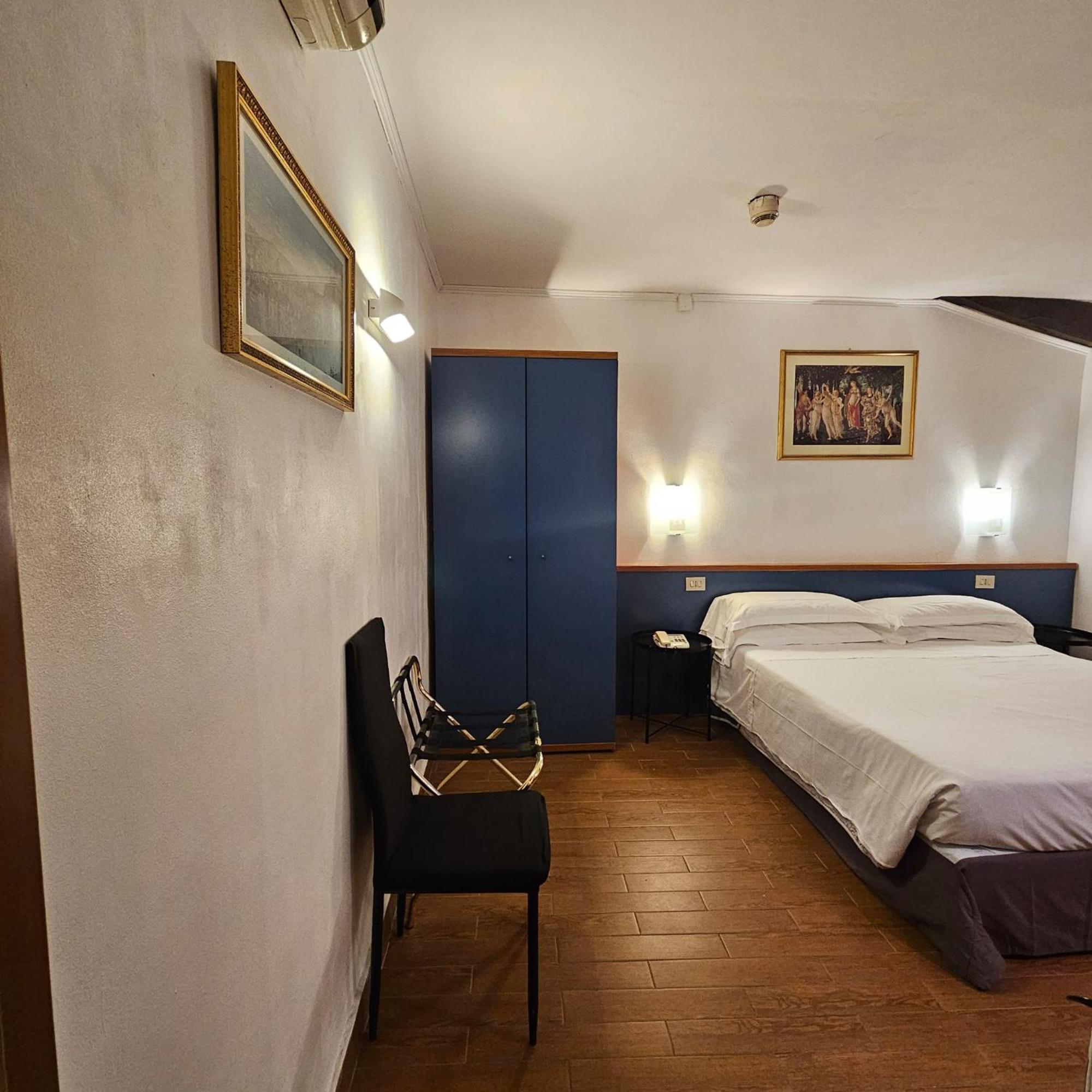 רומא Hotel Julia מראה חיצוני תמונה