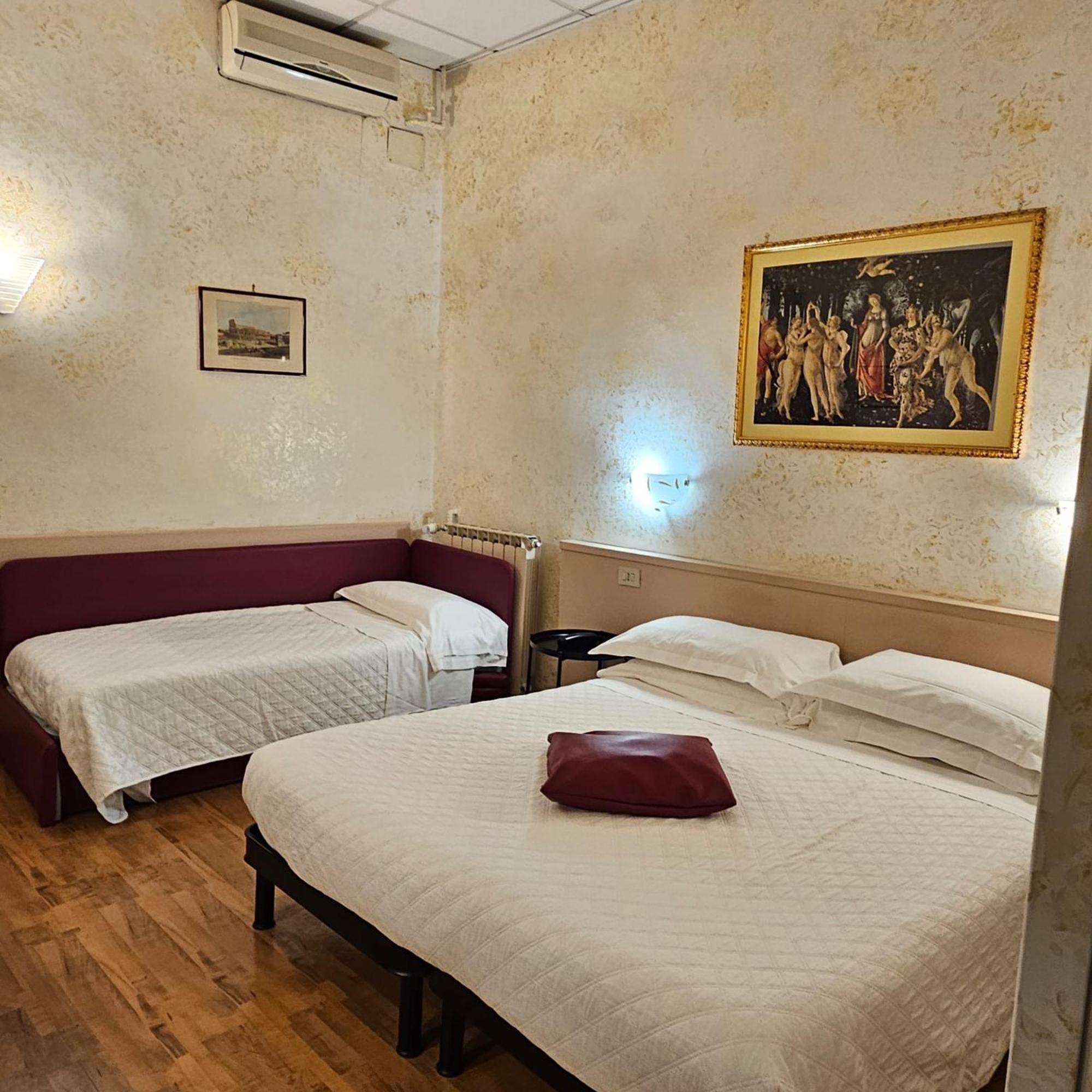 רומא Hotel Julia מראה חיצוני תמונה