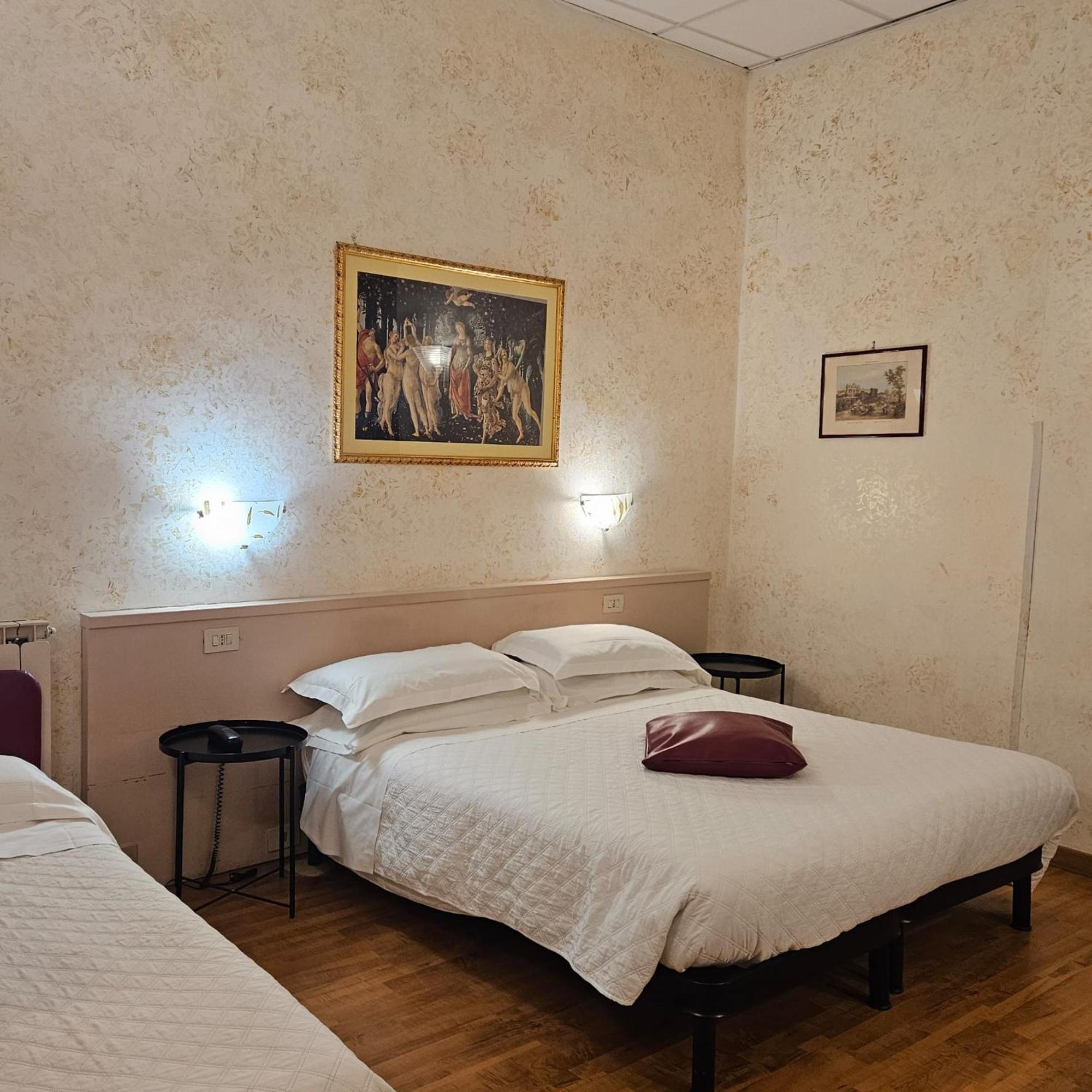 רומא Hotel Julia מראה חיצוני תמונה